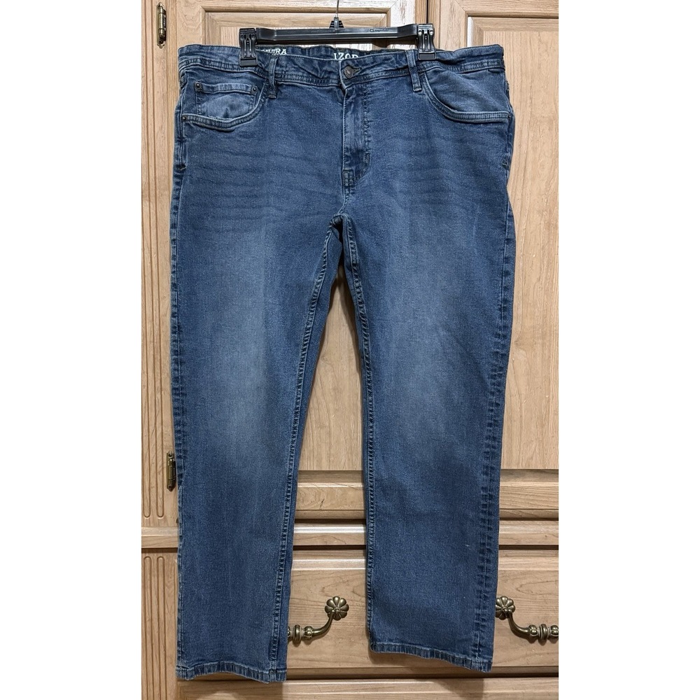 Izod Jeans Ultra Softflex Men's size 42x30 5 pocket Straight Fit Medium‎ Blue